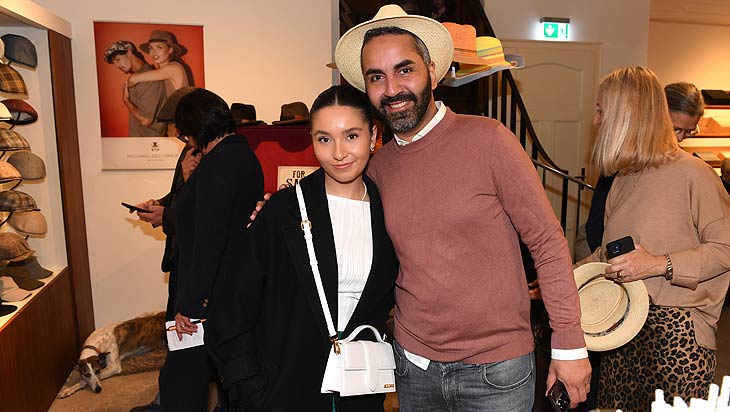 Eliza Abou, Samir Abou Suede beim "Gut braucht Hut" - Get-together mit Michael Zechbauer im MAYSER-Zechbauer Store in München / 15. Mai 2023 ©Foto:: Schneider-Press/Wolfgang Breiteneicher 